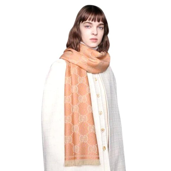 NEW GUCCI GG Jacquard Wool Scarf in Beige And Pink $590 Authentic - Picture 5 of 8